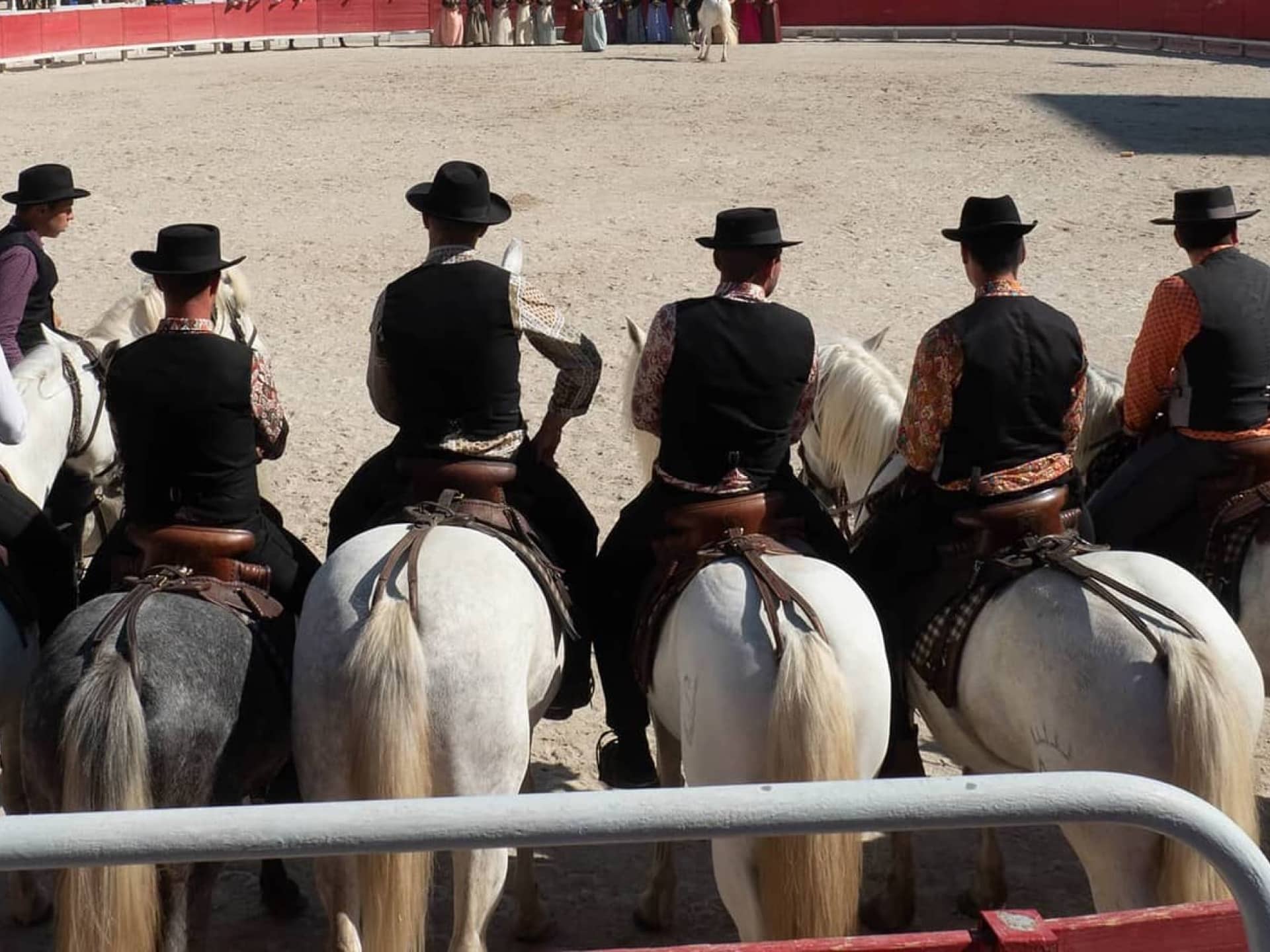 Gilets gardians portés lors de la fête des Gardians à Arles
