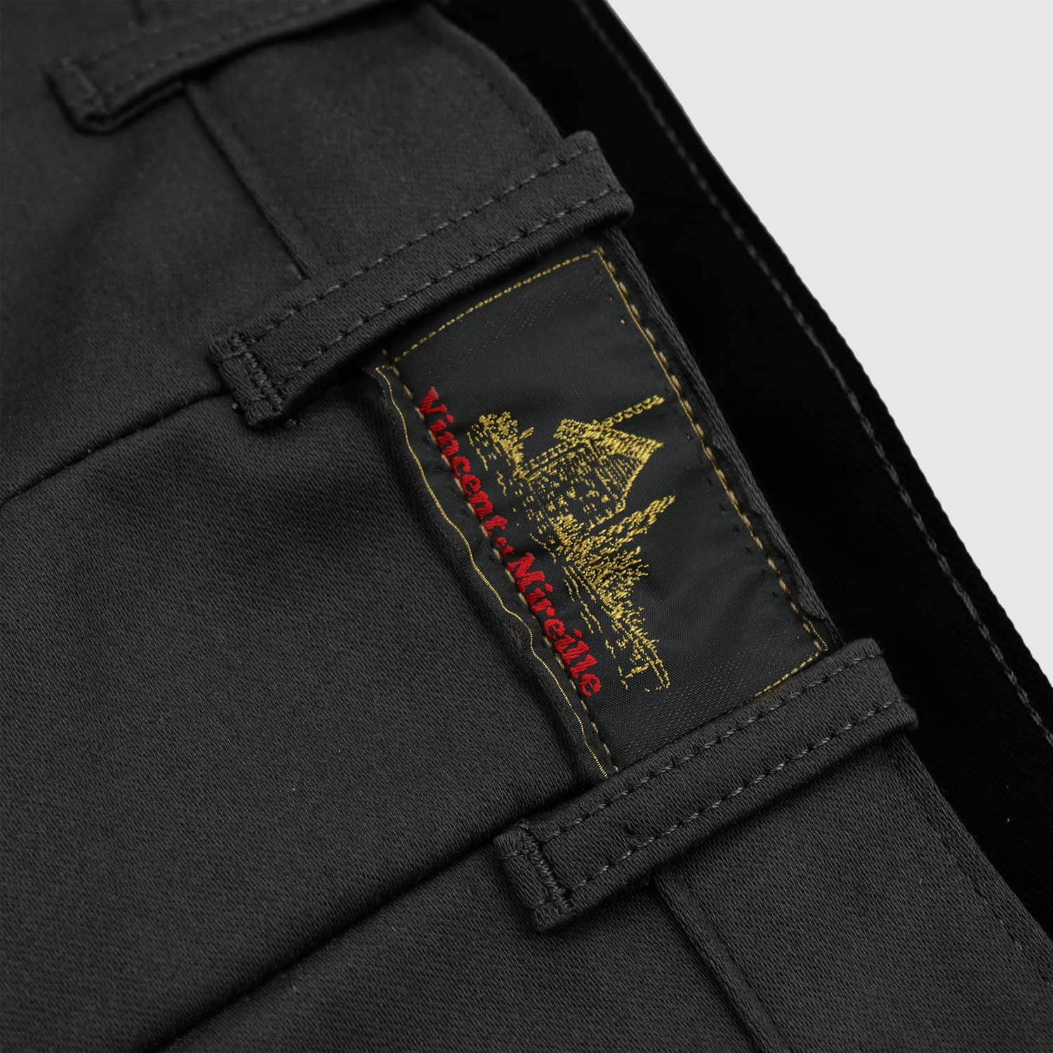 Vincent et Mireille label on the black culotte skirt